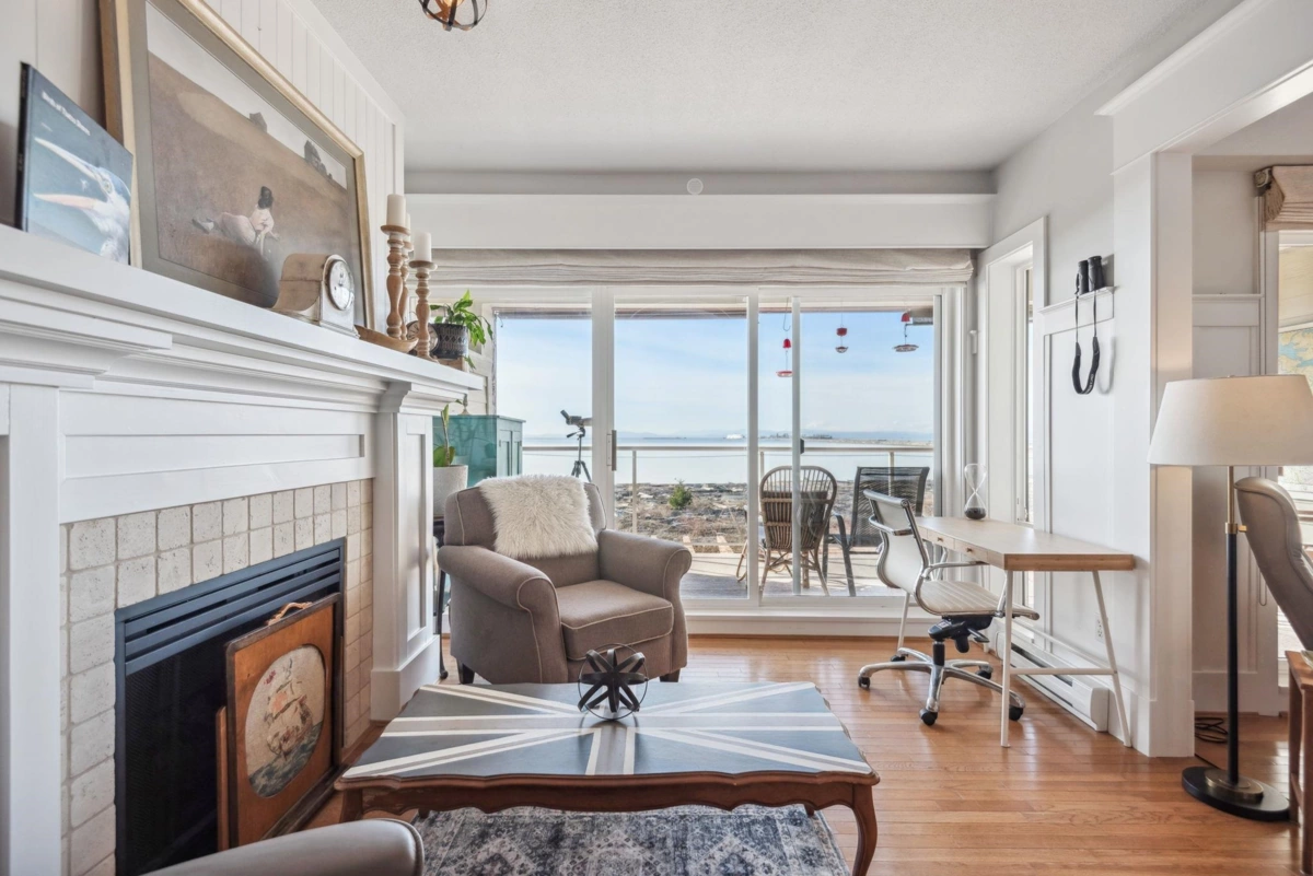 Family Room Photo of 210 1120 Tsatsu Shores Drive, Tsawwassen, BC