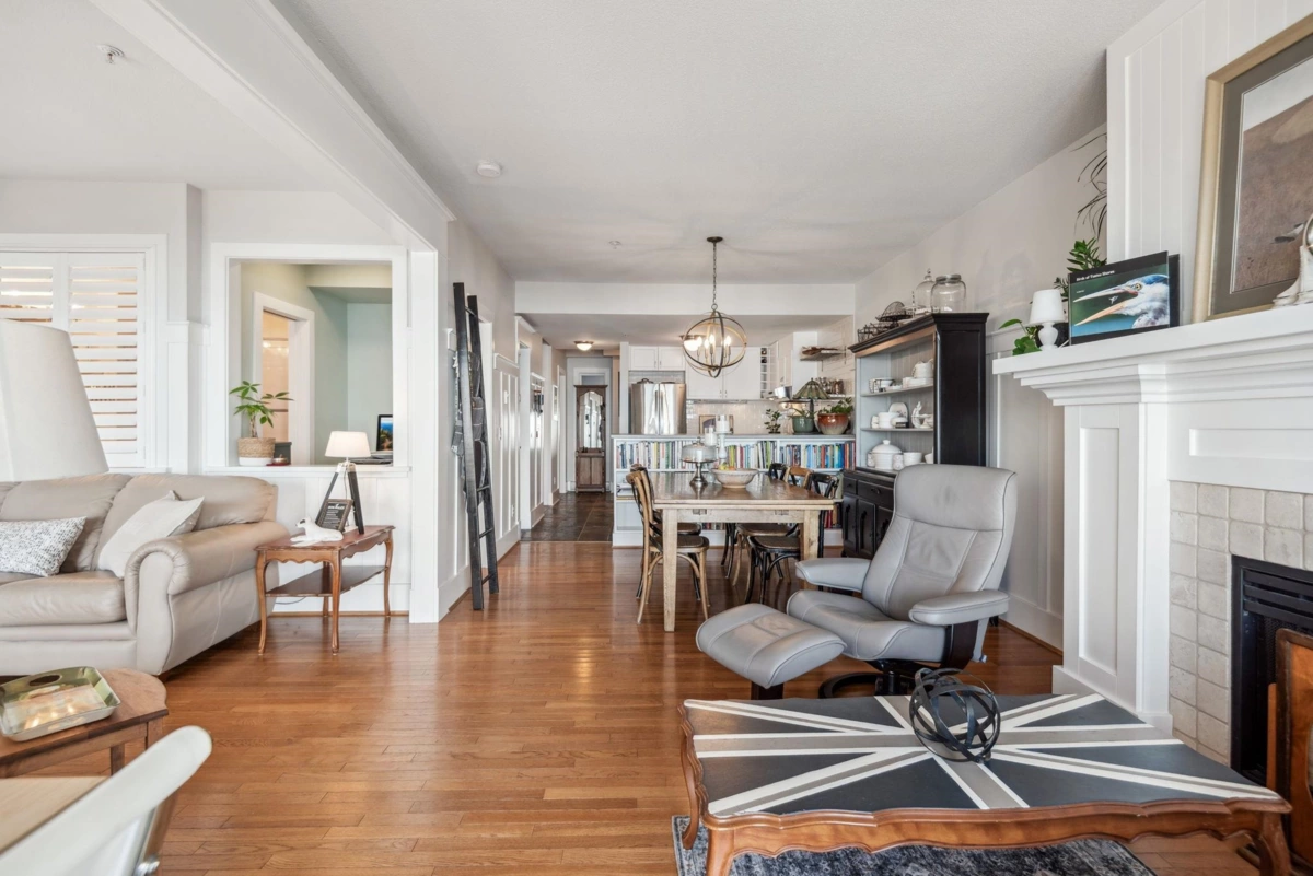 Kitchen Island Photo of 210 1120 Tsatsu Shores Drive, Tsawwassen, BC