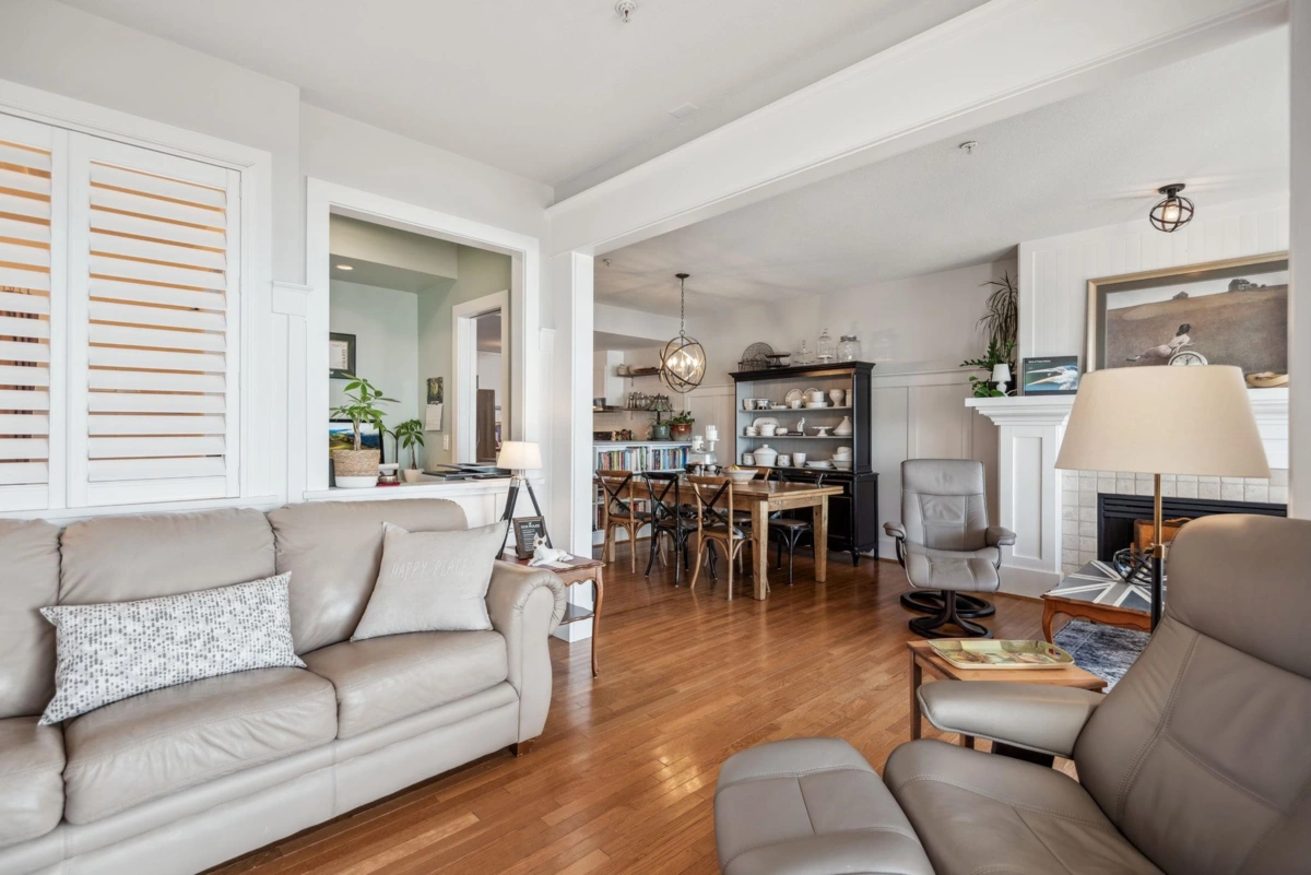 Kitchen Photo of 210 1120 Tsatsu Shores Drive, Tsawwassen, BC