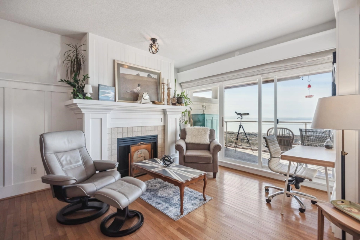 Living Room Photo of 210 1120 Tsatsu Shores Drive, Tsawwassen, BC