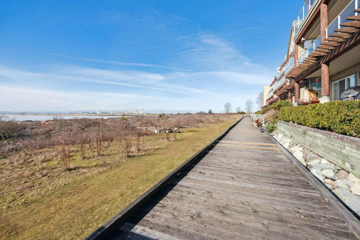 Outdoor Deck Photo of 210 1120 Tsatsu Shores Drive, Tsawwassen, BC