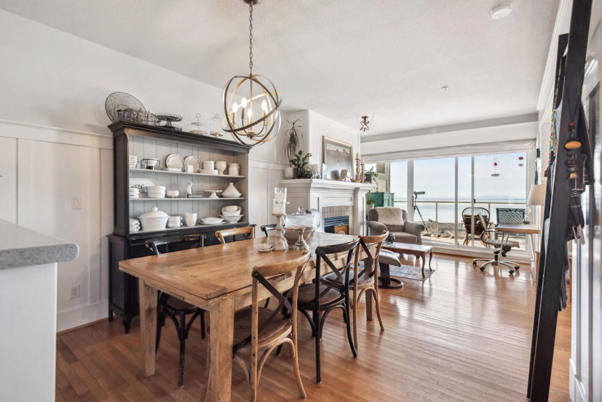 Primary Bathroom Photo of 210 1120 Tsatsu Shores Drive, Tsawwassen, BC