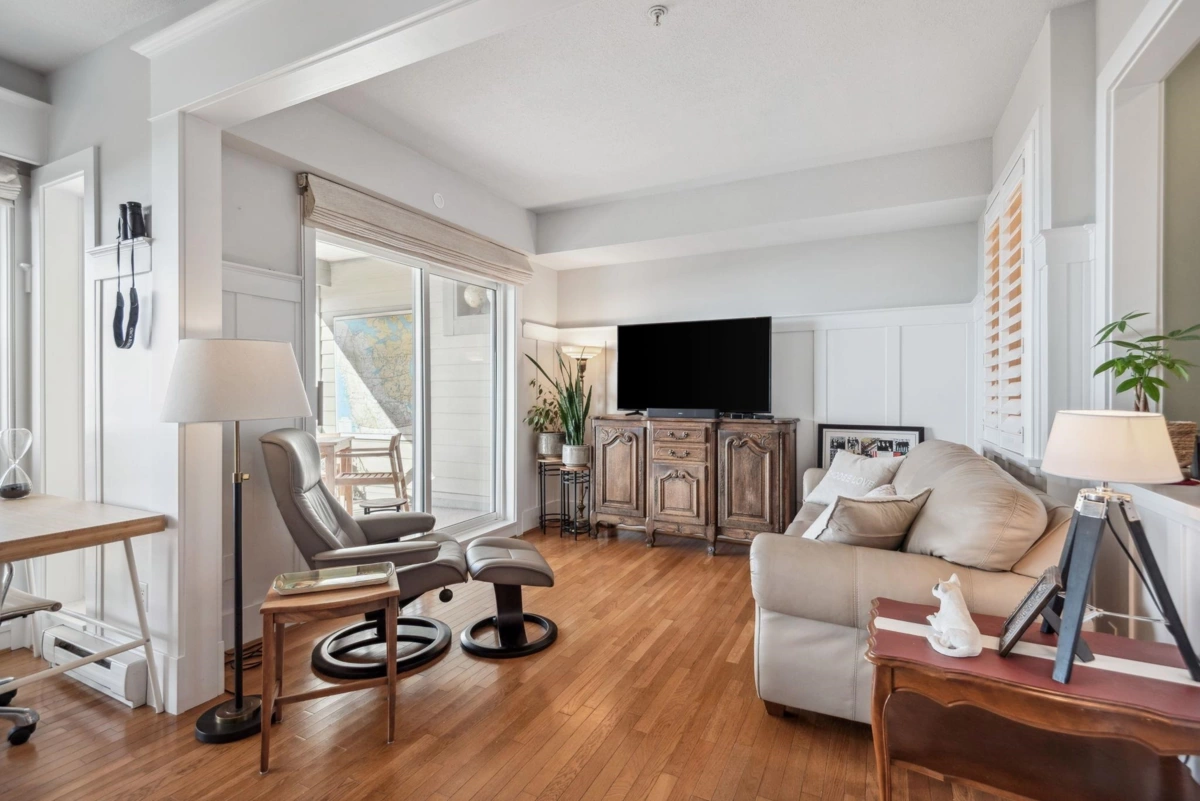 Primary Bedroom Photo of 210 1120 Tsatsu Shores Drive, Tsawwassen, BC