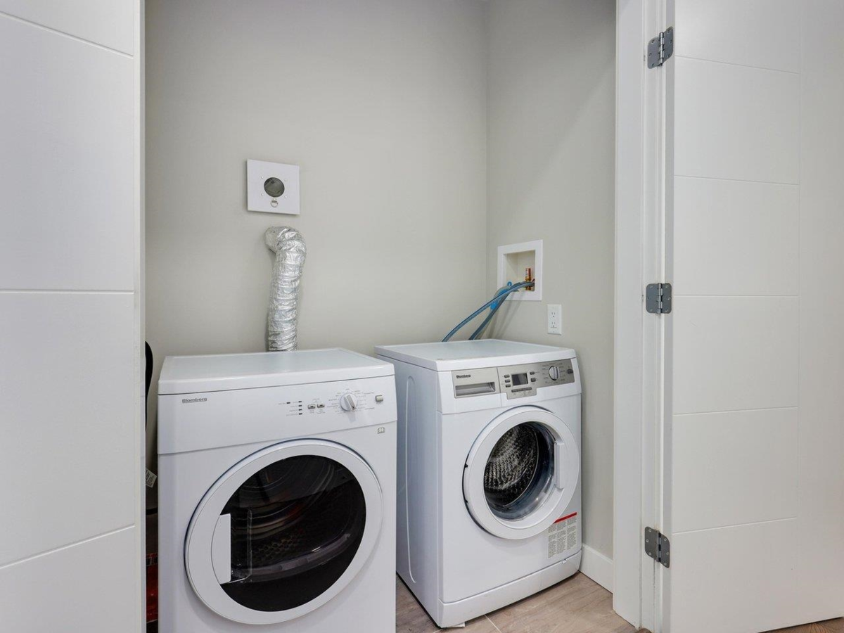Mudroom Photo of 604 5033 Cambie Street, Vancouver, BC