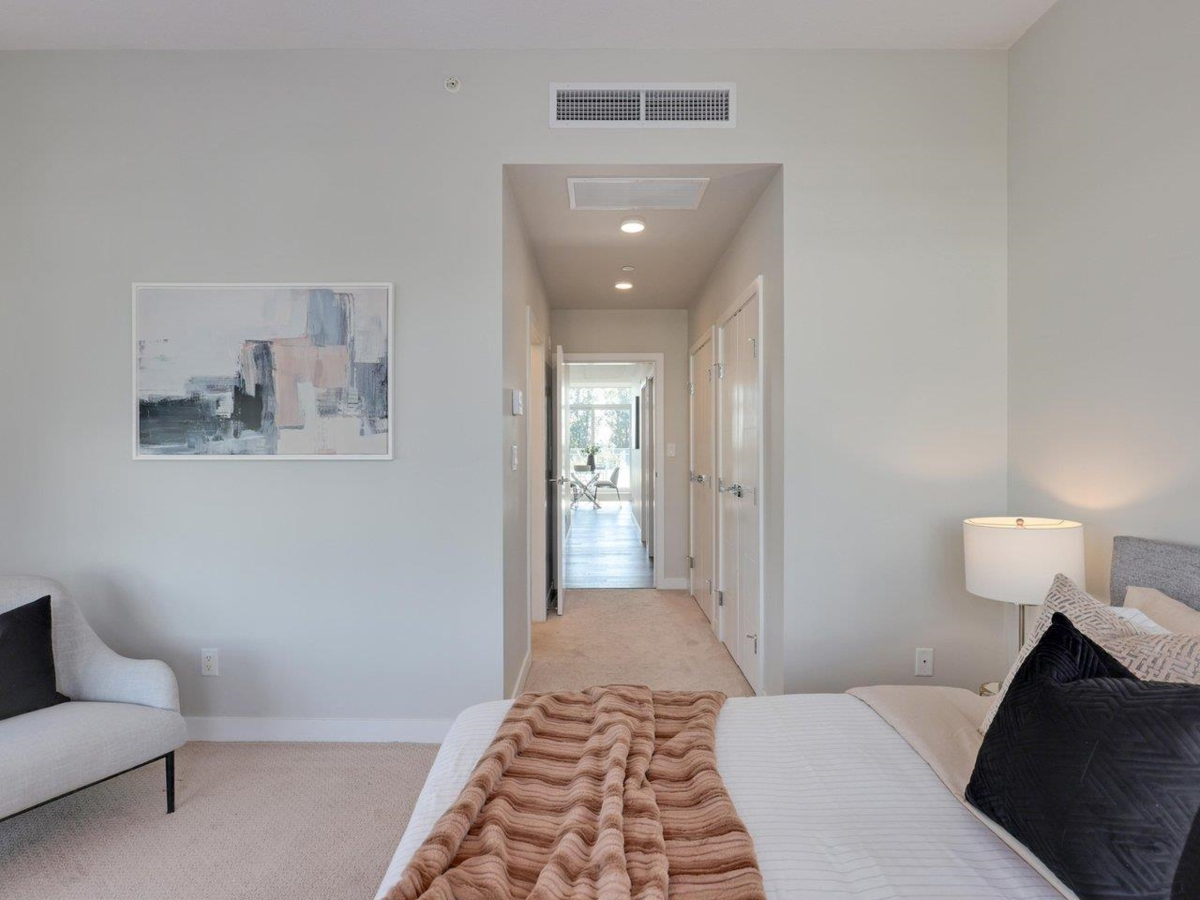 Walk-In Closet Photo of 604 5033 Cambie Street, Vancouver, BC