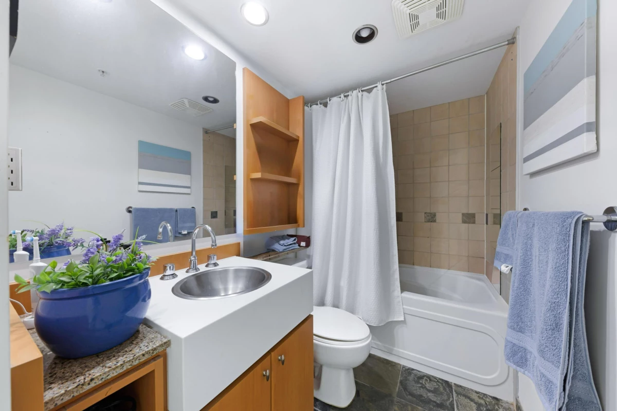 Walk-In Closet Photo of 1607 1495 Richard Street, Vancouver, BC