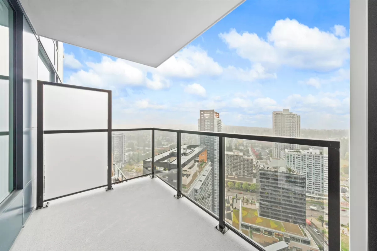 Kitchen Photo of 3503 13745 George Junction, Surrey, BC