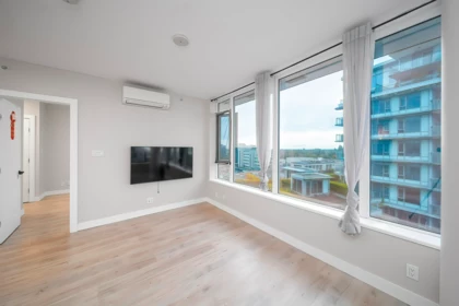902 6971 Elmbridge Way, Richmond, BC, Richmond — Apartment/Condo for sale