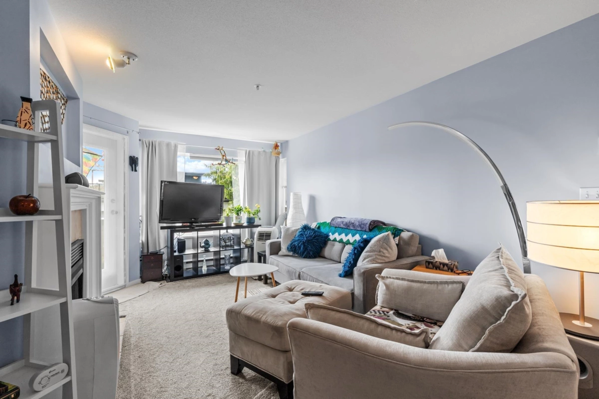 Kitchen Photo of 407 33708 King Road, Abbotsford, BC