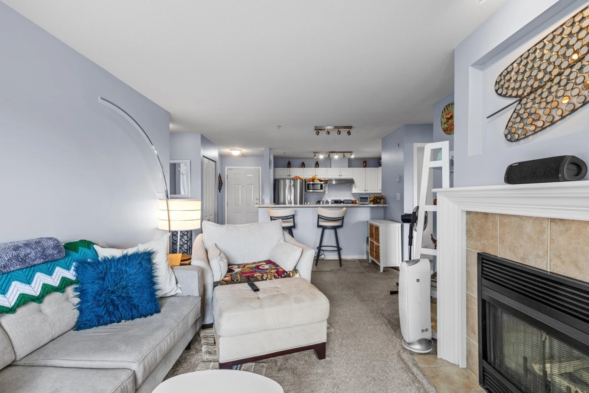 Living Room Photo of 407 33708 King Road, Abbotsford, BC