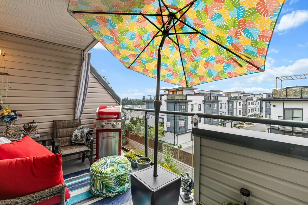 Outdoor Deck Photo of 407 33708 King Road, Abbotsford, BC