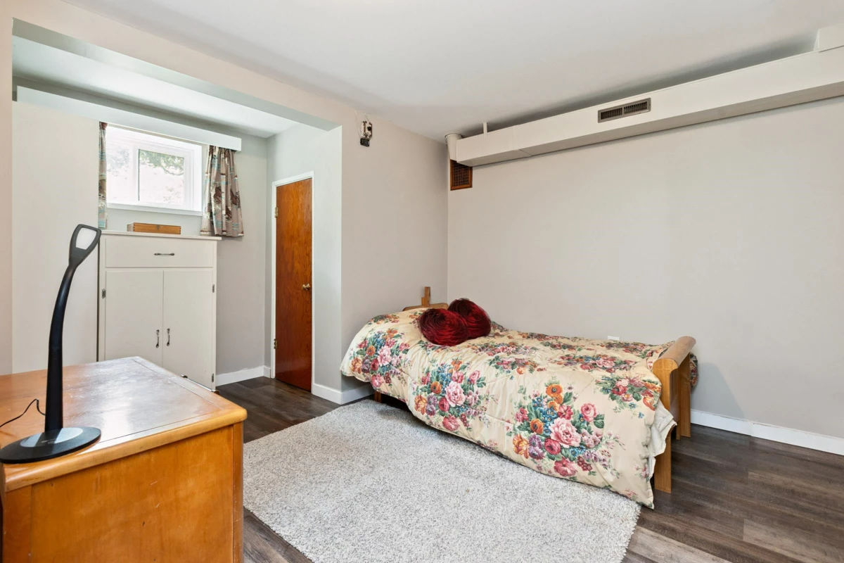 Basement Recreation Room Photo of 14093 Magdalen Avenue, White Rock, BC