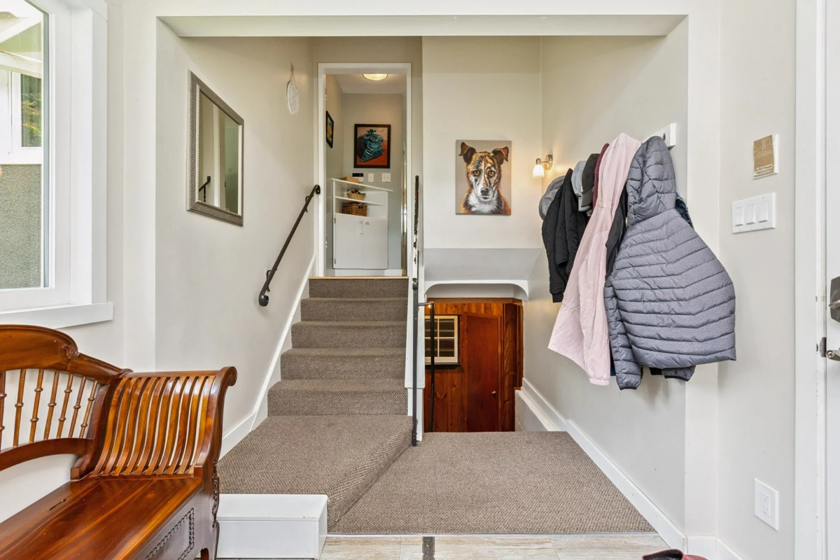 Loft / Bonus Room Photo of 14093 Magdalen Avenue, White Rock, BC