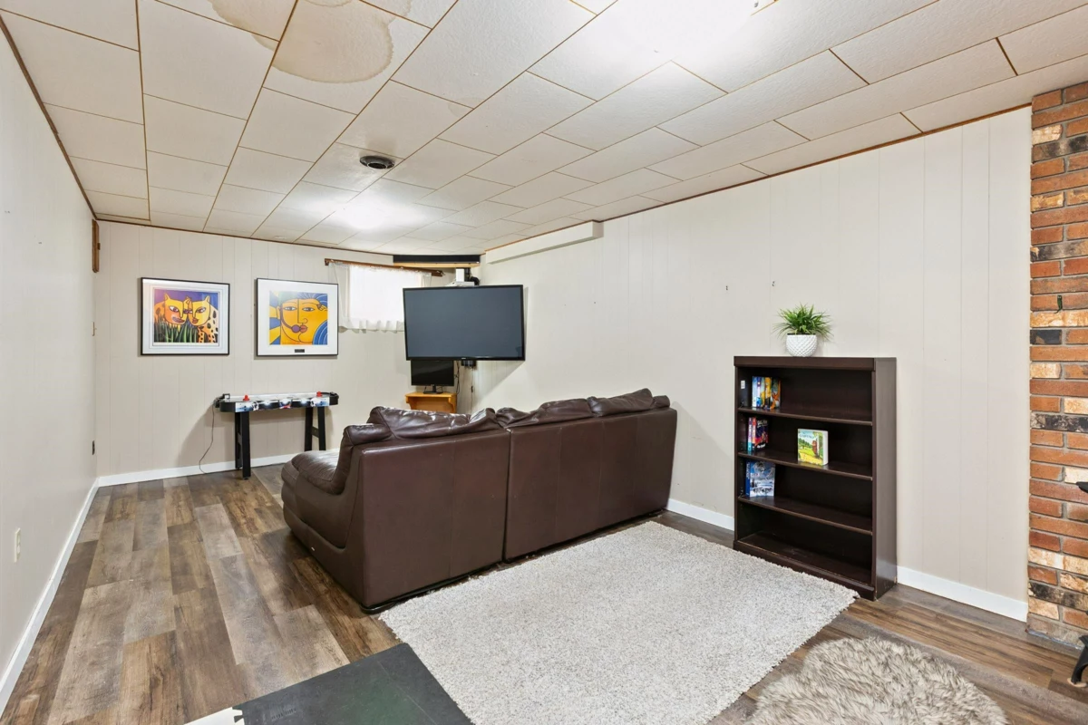 Staircase Photo of 14093 Magdalen Avenue, White Rock, BC