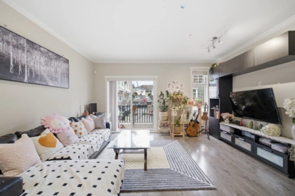 Dining Area Photo of 32 16355 82 Avenue, Surrey, BC