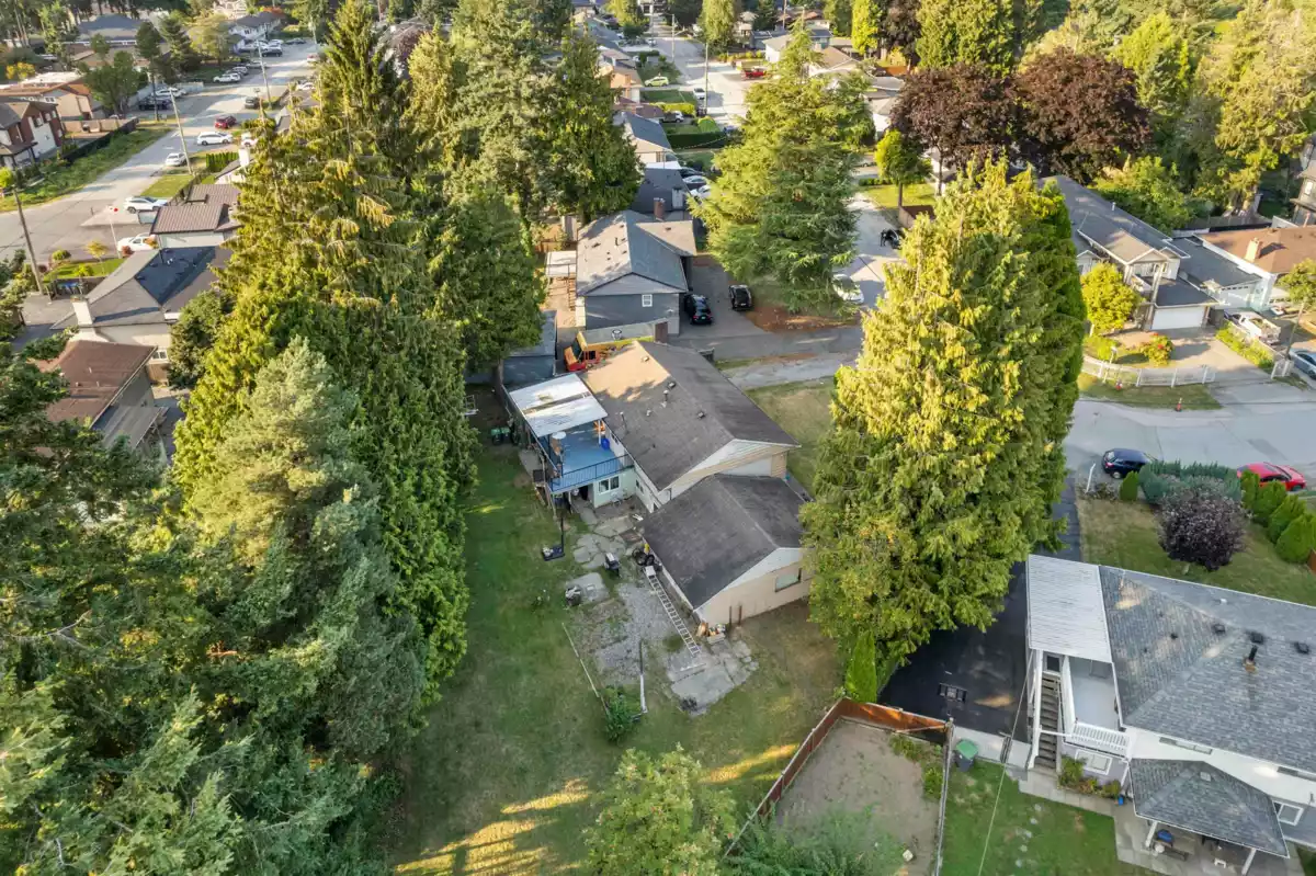 Front Yard Photo of 9761 124a Street, Surrey, BC