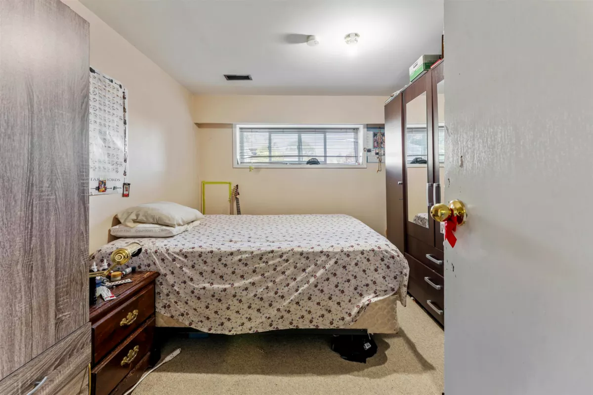 Primary Bathroom Photo of 9761 124a Street, Surrey, BC