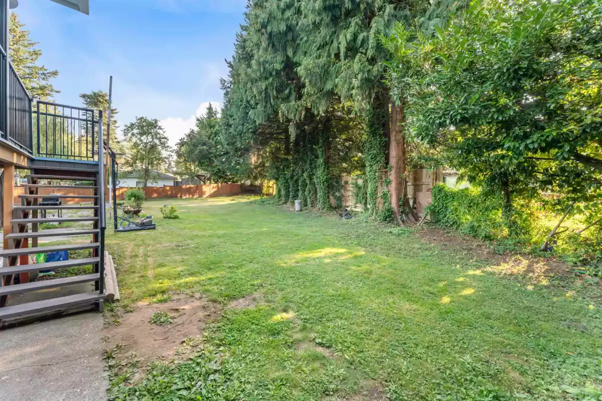 Staircase Photo of 9761 124a Street, Surrey, BC