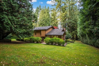 Front Yard Photo of 13912 28 Avenue, Surrey, BC