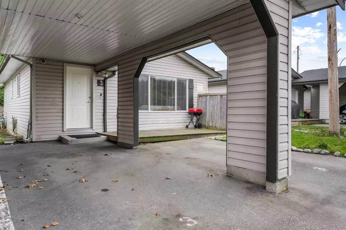 Breakfast Nook Photo of 3 5648 Vedder Road, Chilliwack, BC