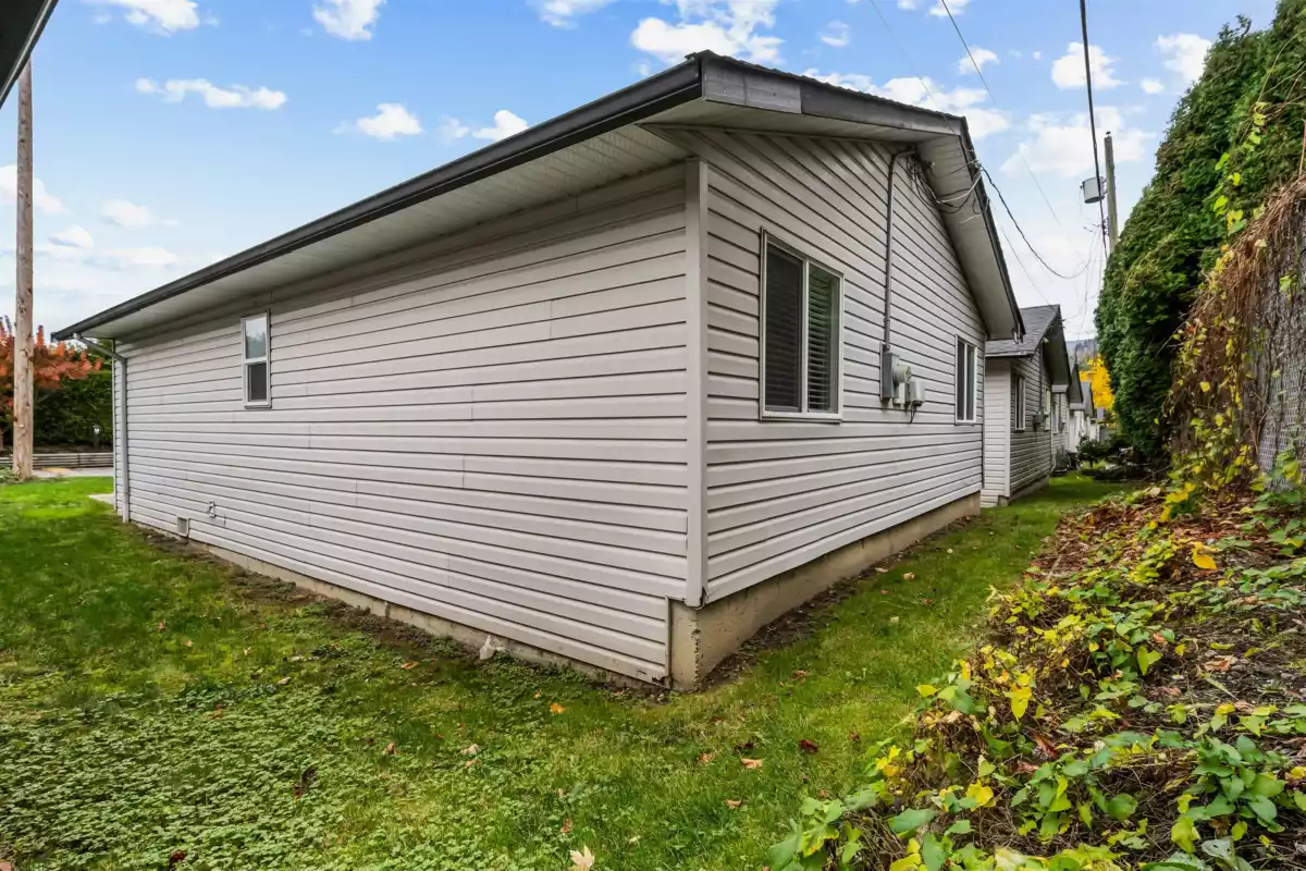Front Yard Photo of 3 5648 Vedder Road, Chilliwack, BC