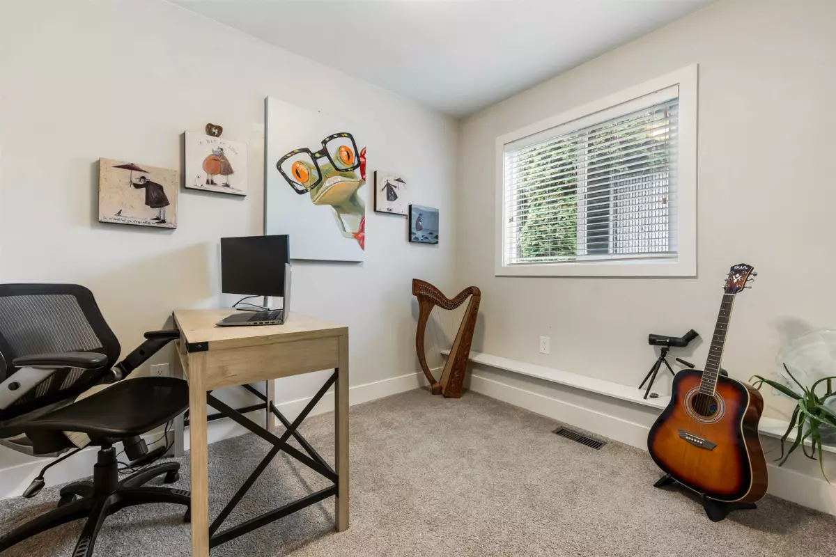 Garage Interior Photo of 3 5648 Vedder Road, Chilliwack, BC