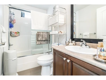 Guest Bathroom Photo of 32921 Trenholm Avenue, Mission, BC