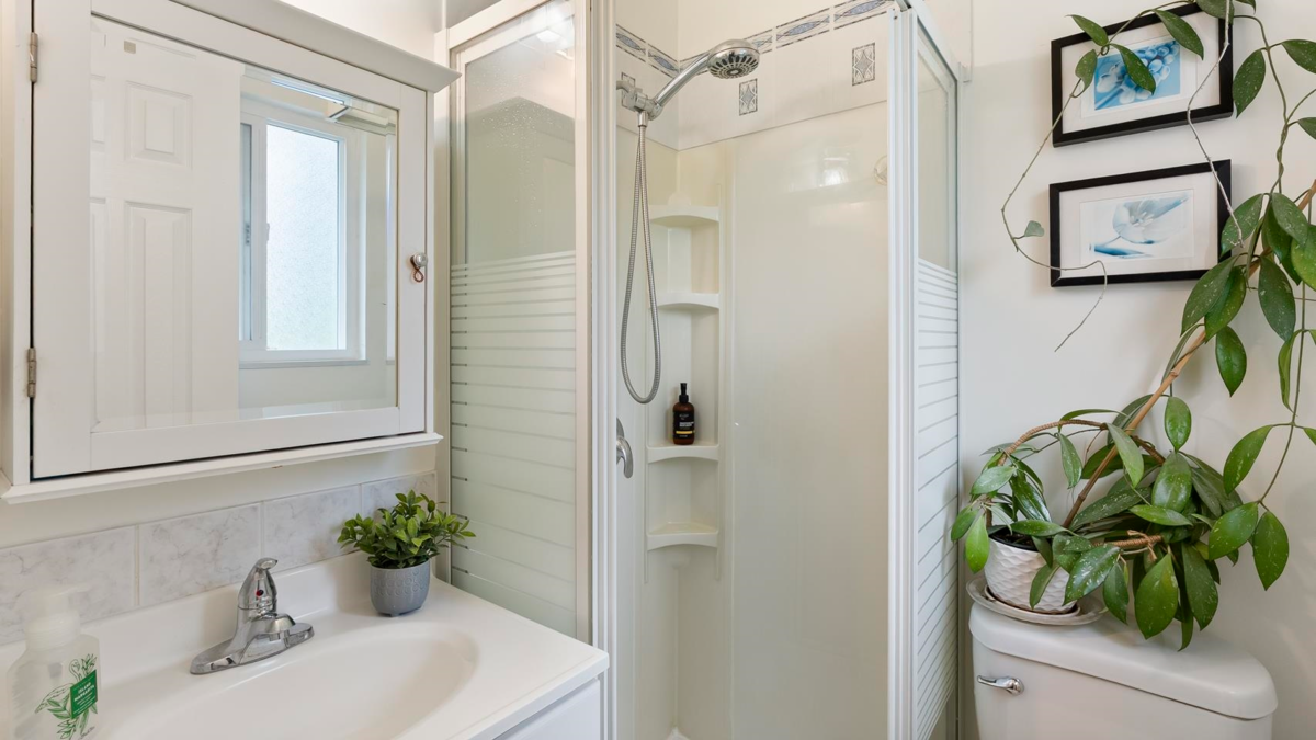 Bedroom 2 Photo of 14409 Chartwell Drive, Surrey, BC