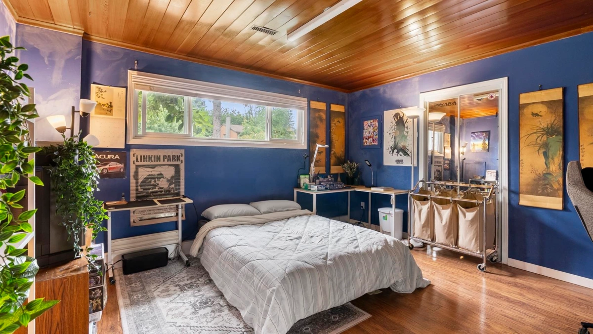 Hallway Photo of 14409 Chartwell Drive, Surrey, BC