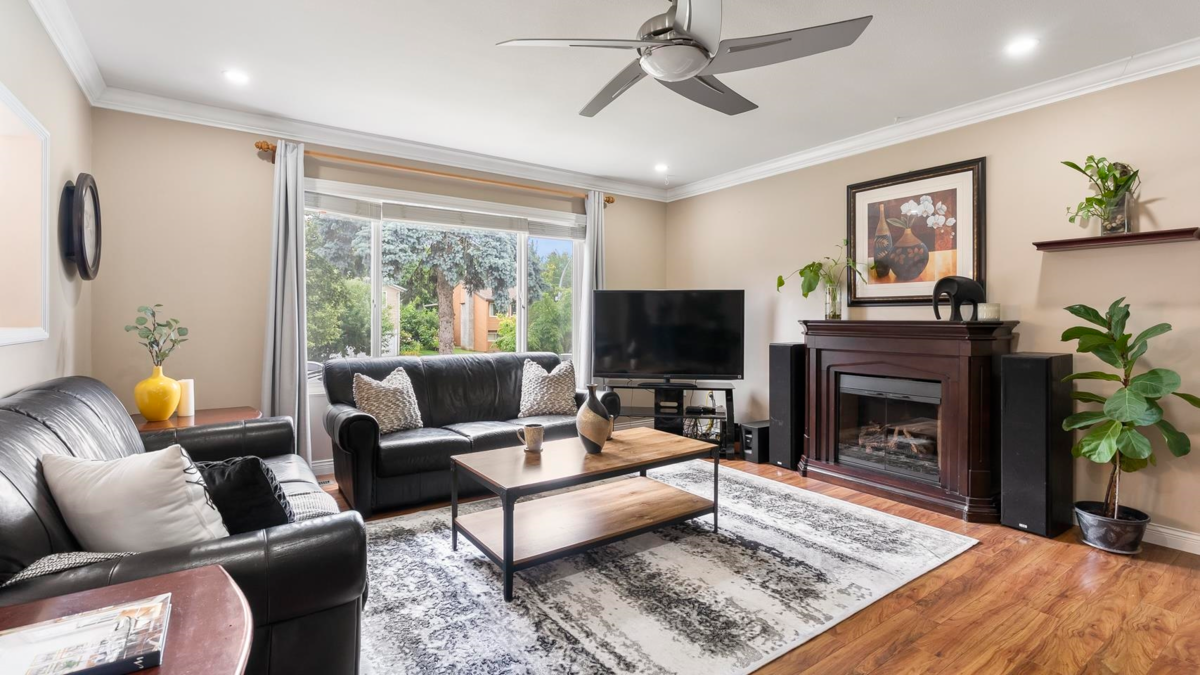 Living Room Photo of 14409 Chartwell Drive, Surrey, BC