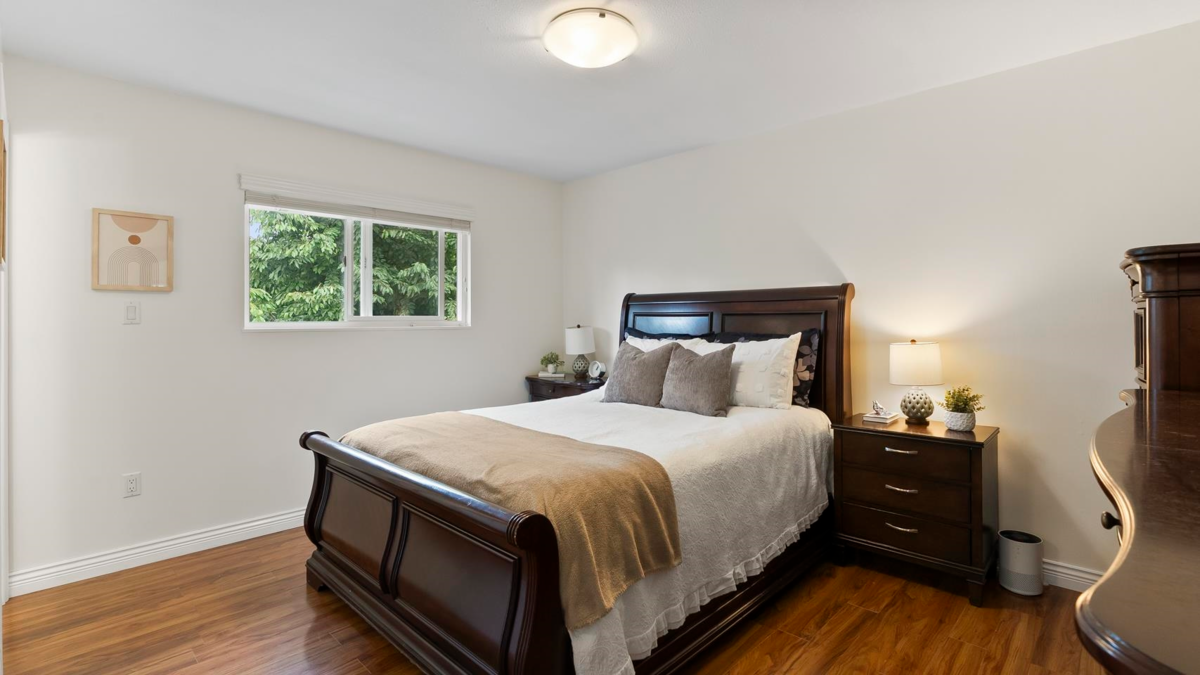 Primary Bathroom Photo of 14409 Chartwell Drive, Surrey, BC