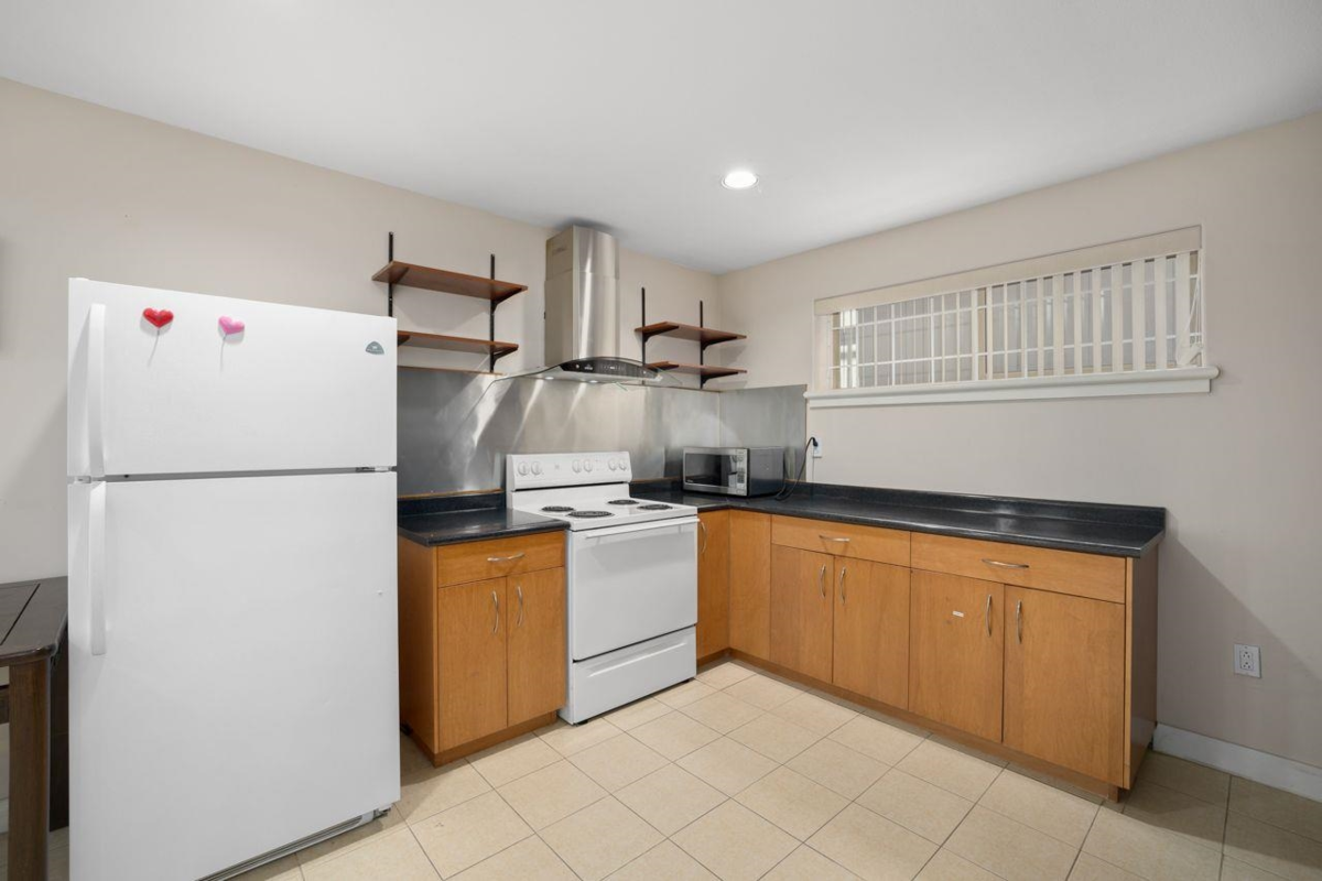 Backyard Photo of 1556 W 62nd Avenue, Vancouver, BC