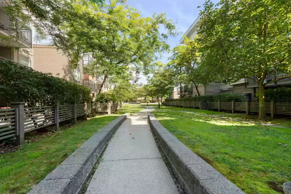 Bedroom 4 Photo of 420 9399 Tomicki Avenue, Richmond, BC