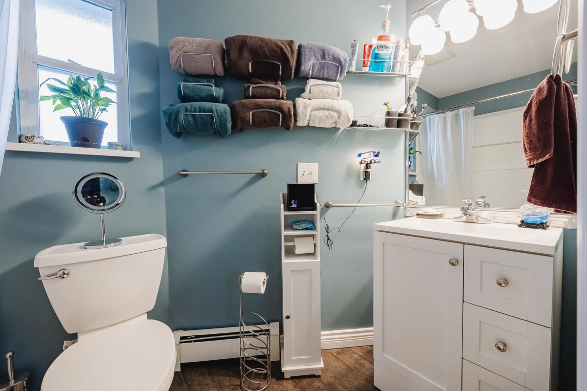 Basement Recreation Room Photo of 13225 87b Avenue, Surrey, BC