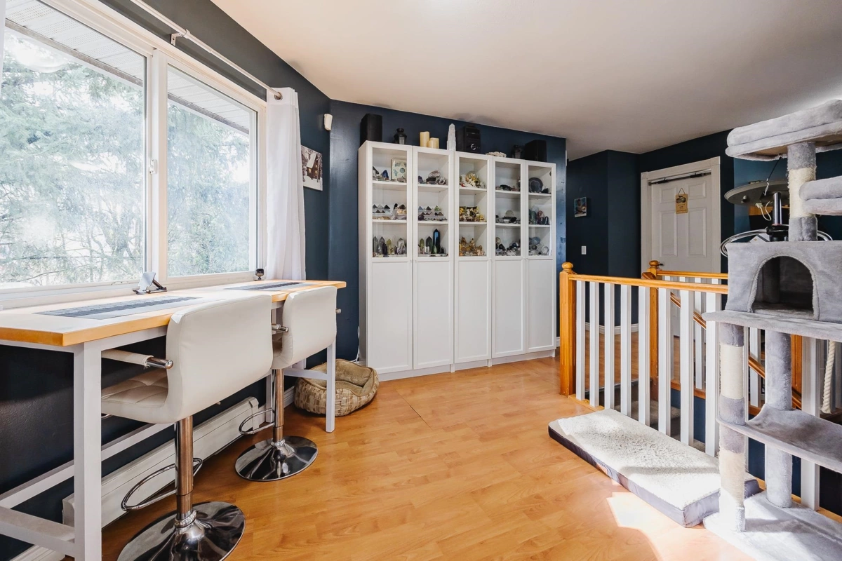 Breakfast Nook Photo of 13225 87b Avenue, Surrey, BC