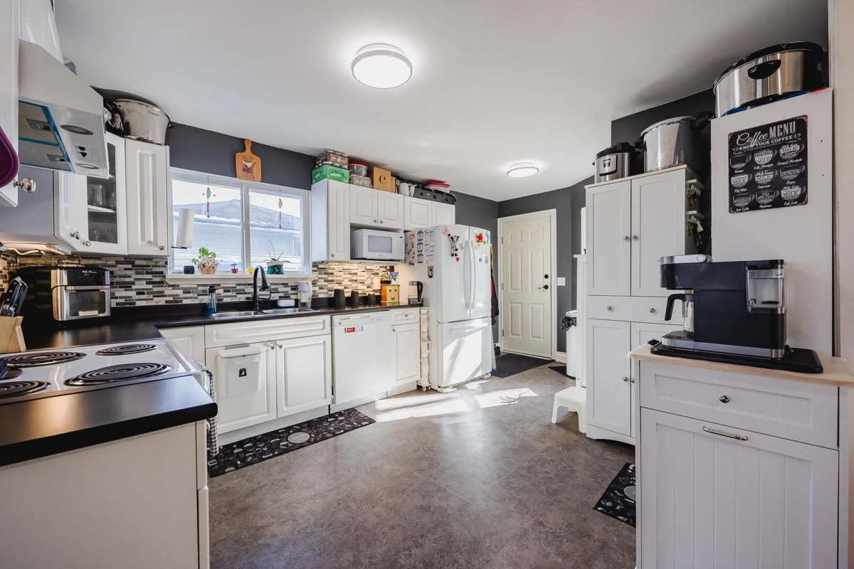 Dining Area Photo of 13225 87b Avenue, Surrey, BC