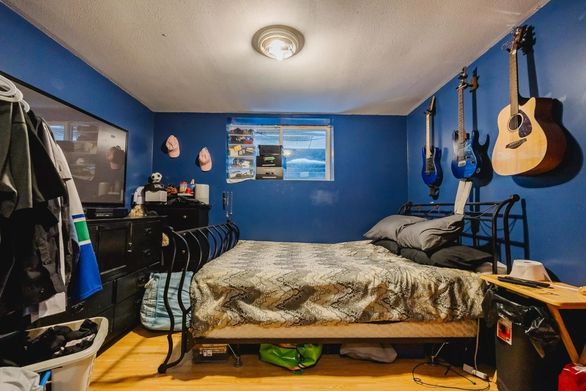 Front Yard Photo of 13225 87b Avenue, Surrey, BC