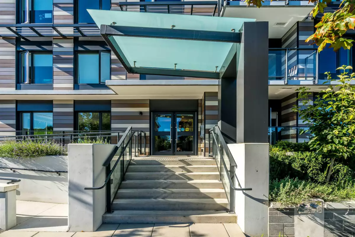 Kitchen Island Photo of 105 477 W 59th Avenue, Vancouver, BC