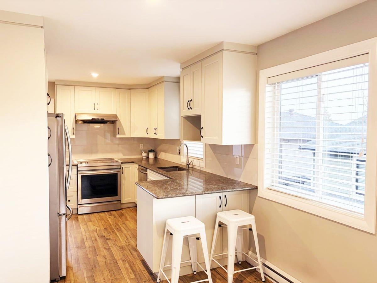 Swimming Pool Photo of 1055 Charland Avenue, Coquitlam, BC