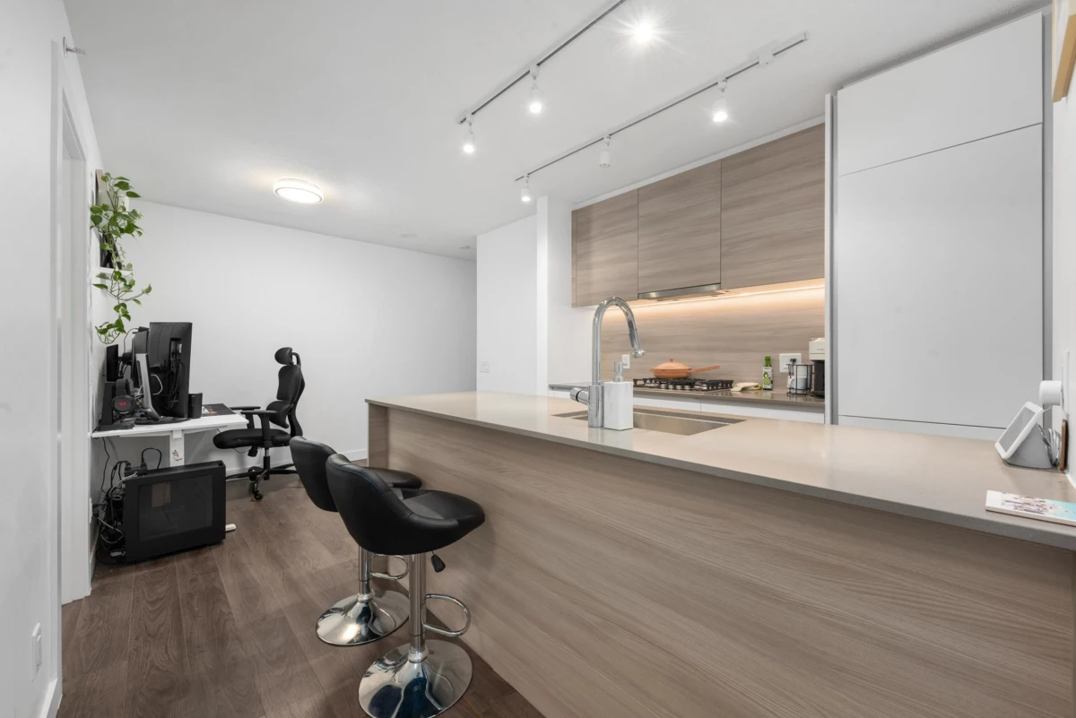 Dining Area Photo of 2509 908 Quayside Drive, New Westminster, BC