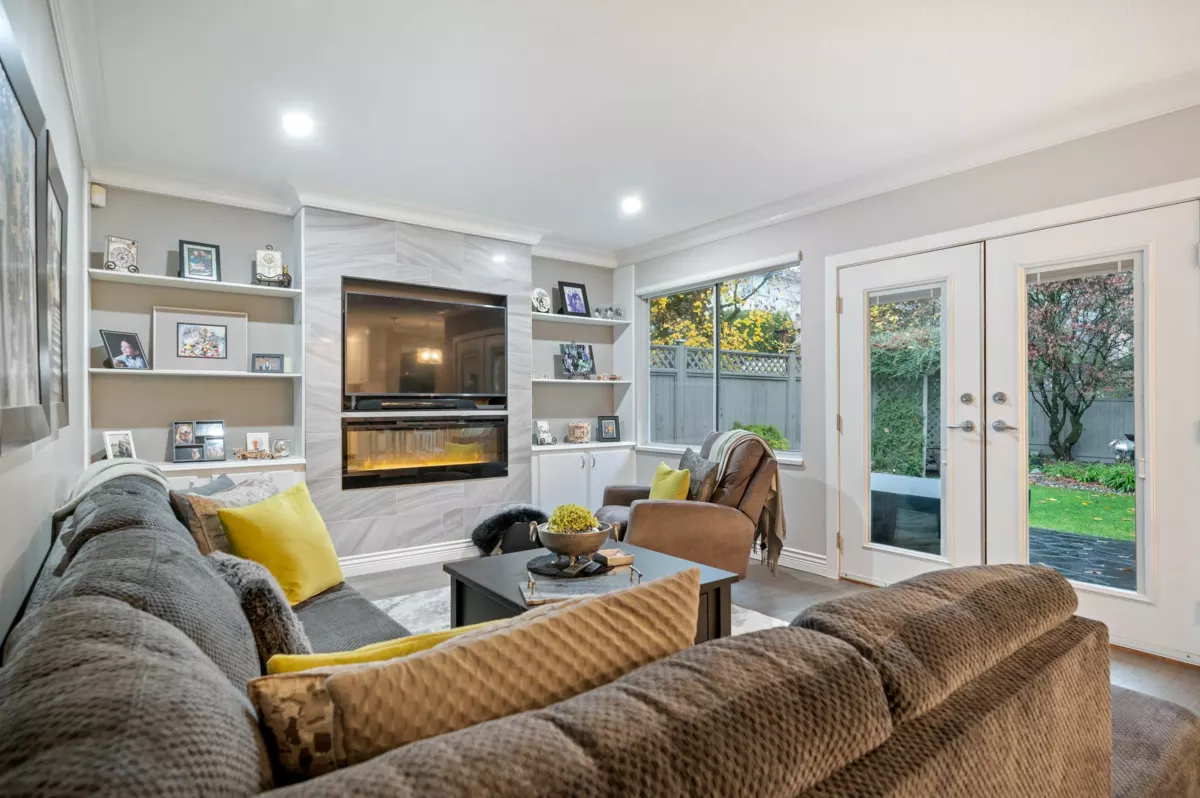 Breakfast Nook Photo of 1563 Wintergreen Place, Coquitlam, BC