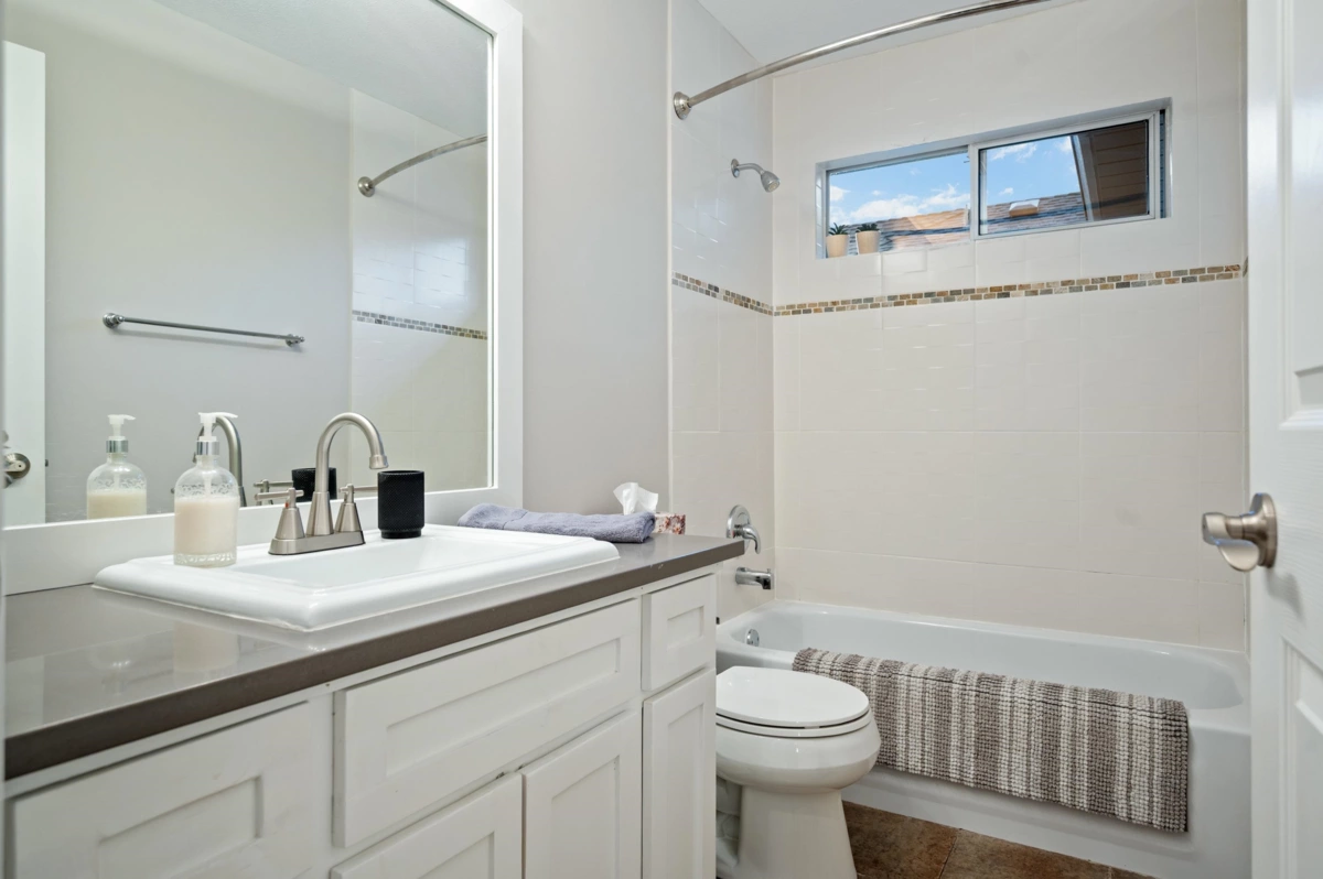 Hallway Photo of 1563 Wintergreen Place, Coquitlam, BC