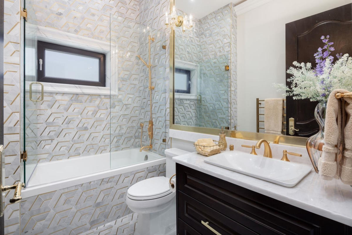 Mudroom Photo of 8483 Wiltshire Street, Vancouver, BC