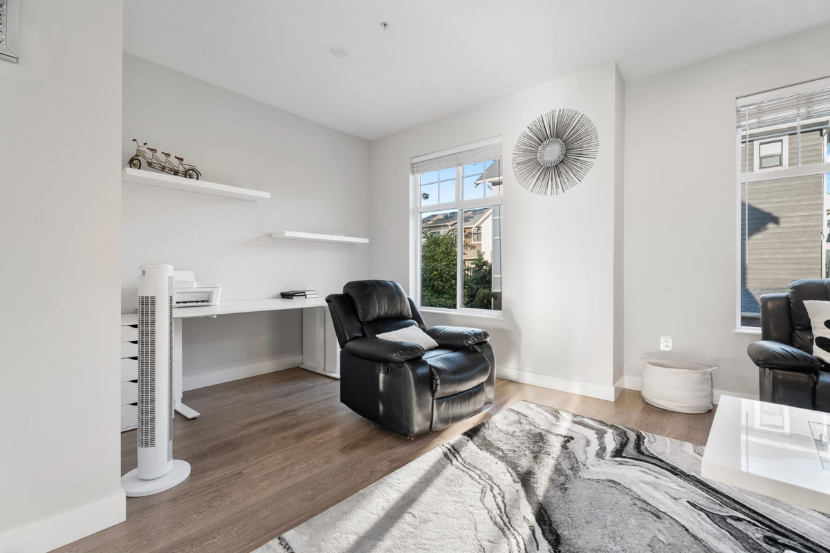 Dining Area Photo of 17 20327 72b Avenue, Langley, BC