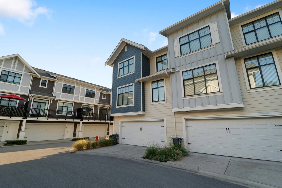 Exterior Front Photo of 17 20327 72b Avenue, Langley, BC