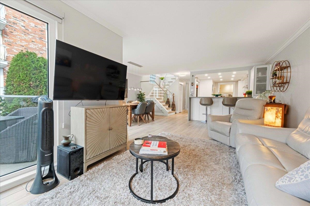 Dining Area Photo of 5 1508 Blackwood Street, White Rock, BC