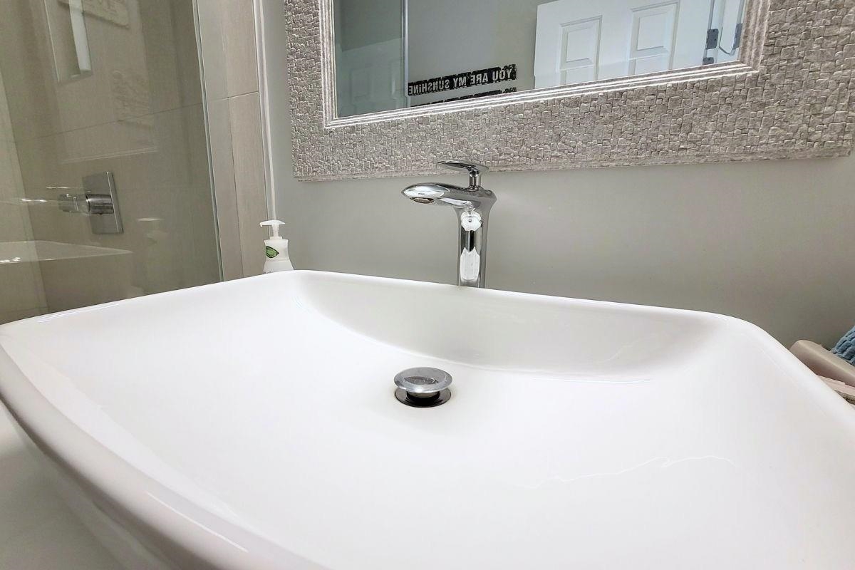 Front Yard Photo of 5 1508 Blackwood Street, White Rock, BC