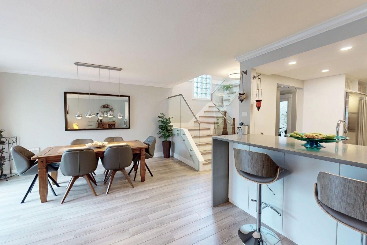 Kitchen Island Photo of 5 1508 Blackwood Street, White Rock, BC