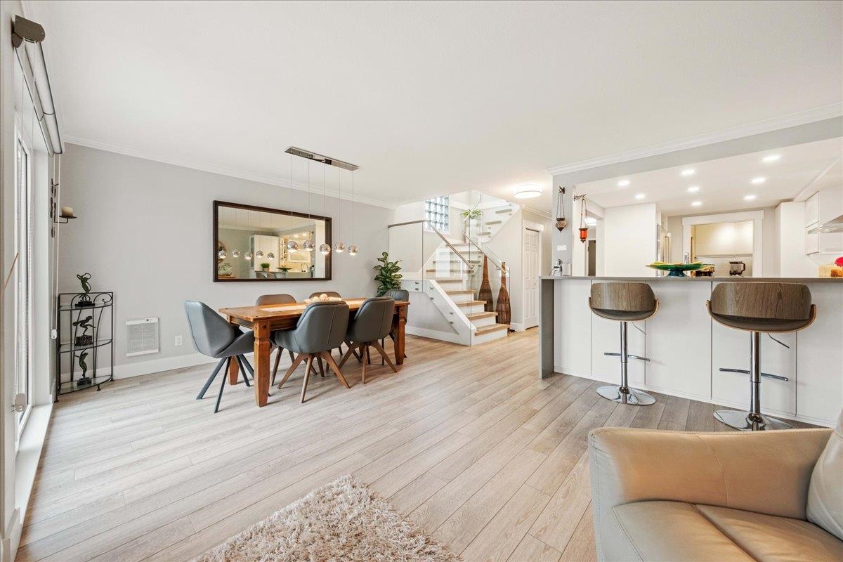 Kitchen Photo of 5 1508 Blackwood Street, White Rock, BC