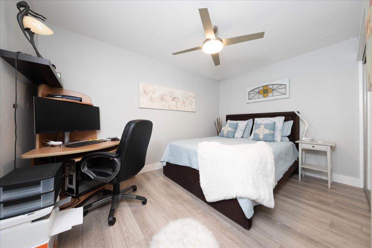 Outdoor Deck Photo of 5 1508 Blackwood Street, White Rock, BC